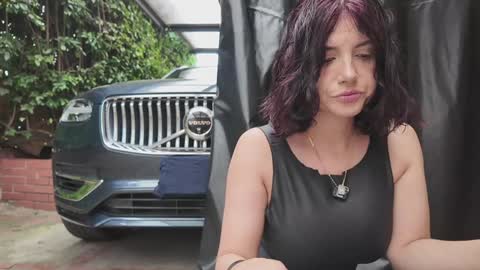 Snapshot of vanandjuani chatting on 27, 11, 2025 vanessa online show from 27, 11, 2025