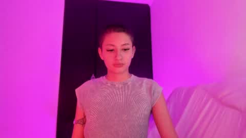 Snapshot of vandalovee chatting on 19, 6, 2026 Babi Alu online show from 19, 6, 2026