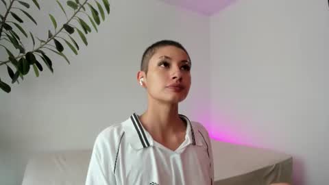 Snapshot of vandalovee chatting on 5, 7, 2026 Babi Alu online show from 5, 7, 2026