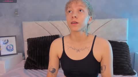 Snapshot of vane_grey chatting on 19, 7, 2026 vane_grey online show from 19, 7, 2026