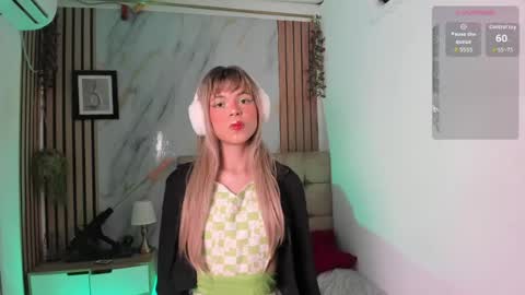 Snapshot of vanessa_jenner chatting on 12, 6, 2026 vanessa_jenner online show from 12, 6, 2026