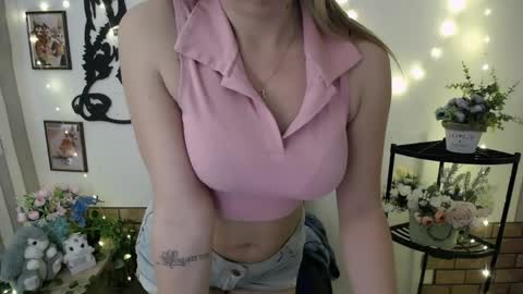 Snapshot of vanessa_joy_ chatting on 15, 4, 2026 Vanessa online show from 15, 4, 2026