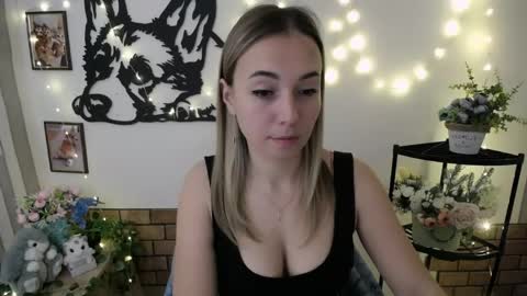 Snapshot of vanessa_joy_ chatting on 17, 4, 2026 Vanessa online show from 17, 4, 2026