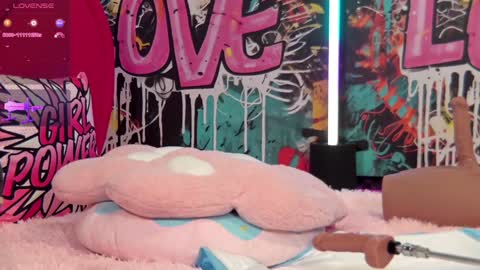 Snapshot of vanessa_love chatting on 8, 1, 2025 Vanessa online show from 8, 1, 2025