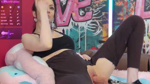 Snapshot of vanessa_love chatting on 6, 3, 2025 Vanessa online show from 6, 3, 2025