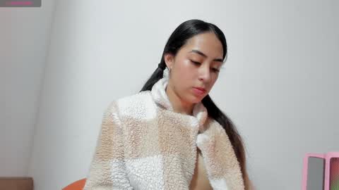 vanessaadol online show from 4, 1, 2025