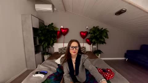 vanessabeautyy online show from 19, 2, 2025