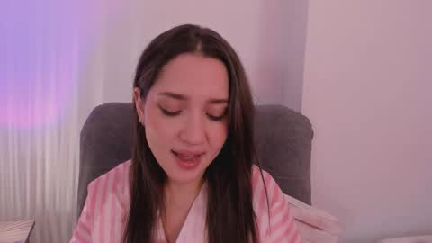 Snapshot of vanessajohnsonn chatting on 10, 3, 2026 vanessajohnsonn online show from 10, 3, 2026