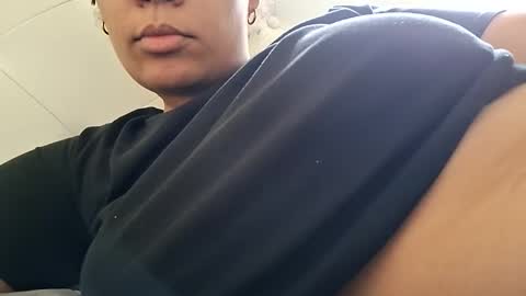 vanessareign online show from 16, 2, 2026