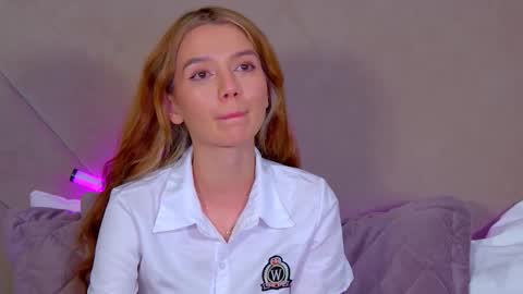 Snapshot of vanessavienne chatting on 3, 2, 2026 VanessaVienne online show from 3, 2, 2026