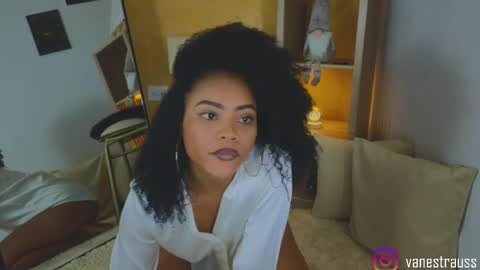 Snapshot of vanestrauss chatting on 21, 11, 2025 New account follow me online show from 21, 11, 2025