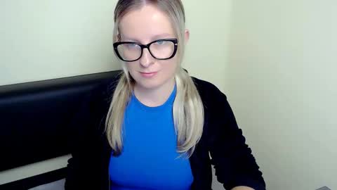 Mia online show from 12, 9, 2025