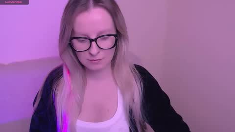 Mia online show from 10, 11, 2025