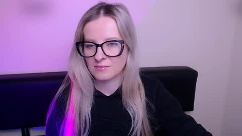 Snapshot of vanillaex_ chatting on 3, 2, 2026 Mia online show from 3, 2, 2026