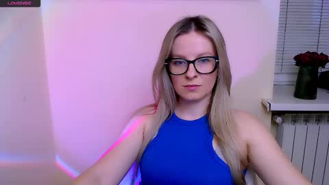 Snapshot of vanillaex_ chatting on 12, 2, 2026 Mia online show from 12, 2, 2026