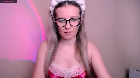 Snapshot of vanillaex_ chatting on 14, 2, 2026 Mia online show from 14, 2, 2026