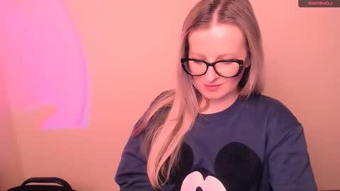 Snapshot of vanillaex_ chatting on 16, 2, 2026 Mia online show from 16, 2, 2026