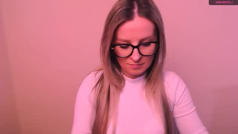 Snapshot of vanillaex_ chatting on 18, 2, 2026 Mia online show from 18, 2, 2026