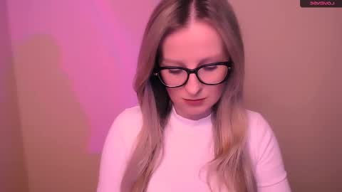 Snapshot of vanillaex_ chatting on 1, 3, 2026 Mia online show from 1, 3, 2026