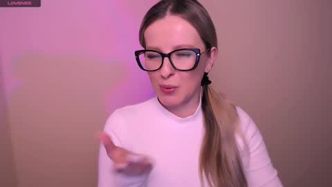 Mia online show from 12, 3, 2026