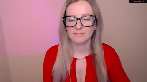 Snapshot of vanillaex_ chatting on 18, 4, 2026 Mia online show from 18, 4, 2026
