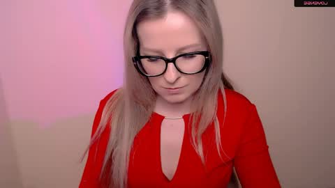 Snapshot of vanillaex_ chatting on 18, 4, 2026 Mia online show from 18, 4, 2026