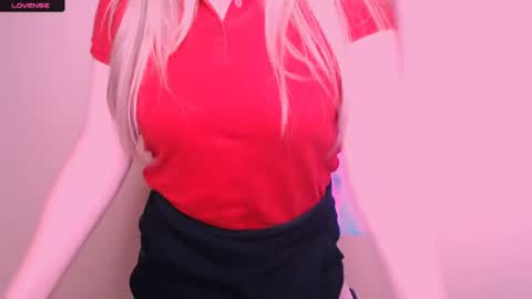 Snapshot of vanillaex_ chatting on 29, 4, 2026 Mia online show from 29, 4, 2026