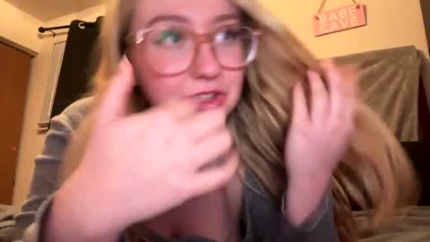 vanillapuddingpie online show from 9, 12, 2024