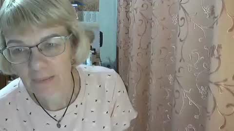 Vanillaxcreamy online show from 3, 12, 2024