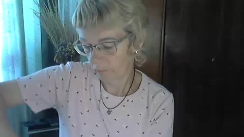 Vanillaxcreamy online show from 3, 10, 2025
