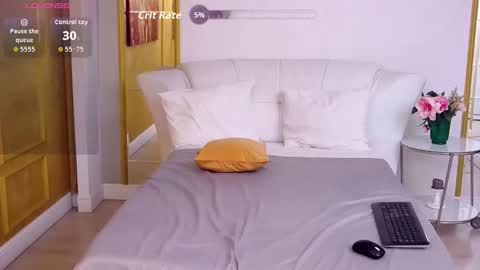 Snapshot of vanilux_butter chatting on 4, 10, 2025 Vanilux online show from 4, 10, 2025