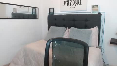 vane online show from 4, 11, 2025