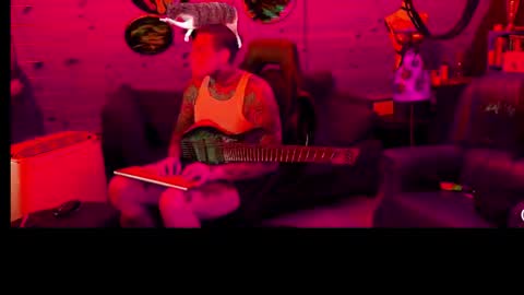 Snapshot of vapidnonsence chatting on 4, 7, 2026 siphonophordustbunny online show from 4, 7, 2026