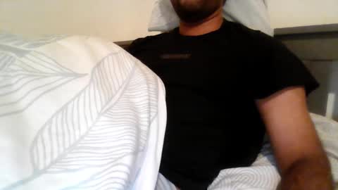 Snapshot of varghese28 chatting on 26, 11, 2025 kerala mallu boy online show from 26, 11, 2025