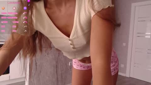 Snapshot of varonica_caprii chatting on 17, 9, 2025 Varonica Caprii Online this week Monday Tuesday Thursday Friday online show from 17, 9, 2025