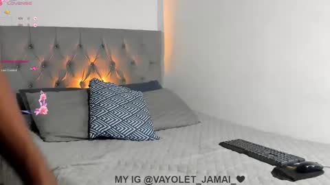 Snapshot of vayolet___ chatting on 4, 2, 2025 Hi Im Vayolet online show from 4, 2, 2025