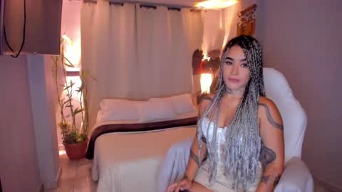 Snapshot of vayolett_bass chatting on 18, 5, 2026 Vayolett Bass online show from 18, 5, 2026