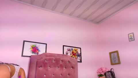 Snapshot of vaythiare_stone chatting on 4, 7, 2026 Vaythiare online show from 4, 7, 2026