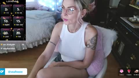 Snapshot of veafreeze chatting on 6, 10, 2025 veafreeze online show from 6, 10, 2025