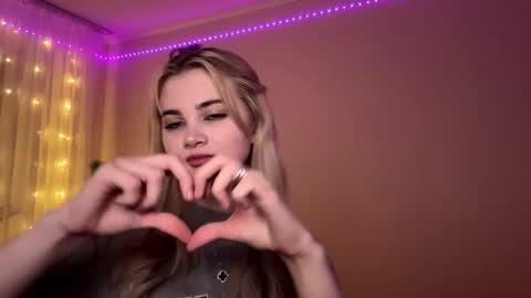 Snapshot of vedalipscomb chatting on 17, 1, 2026 Monika online show from 17, 1, 2026