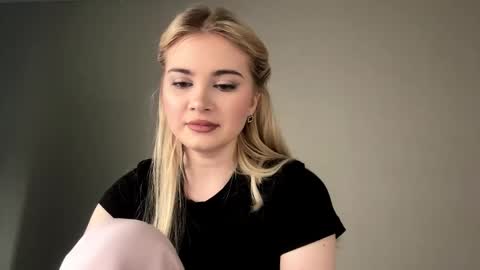 Snapshot of vedalipscomb chatting on 17, 2, 2026 Monika online show from 17, 2, 2026