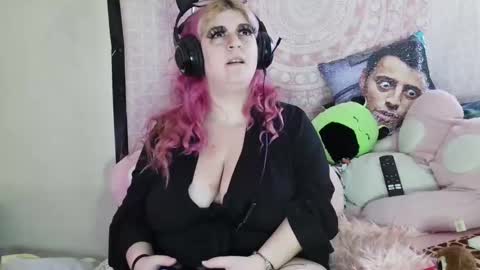 Veronica Lehane online show from 5, 1, 2025