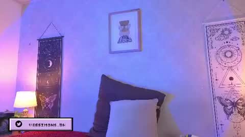 Snapshot of veesimons_dh chatting on 10, 7, 2026 Vee Simons online show from 10, 7, 2026