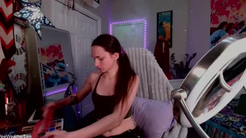 Violet Weatherbee online show from 16, 9, 2025