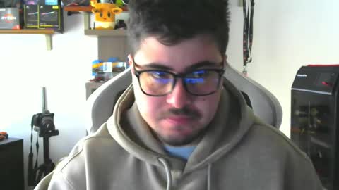 Snapshot of veils24 chatting on 5, 11, 2025 Charles online show from 5, 11, 2025