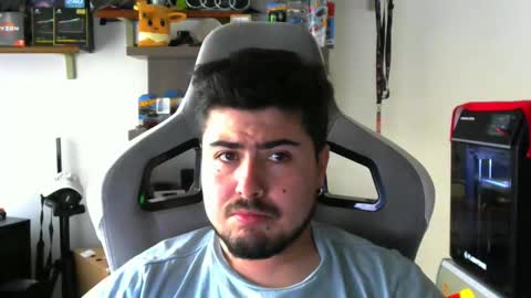 Snapshot of veils24 chatting on 13, 11, 2025 Charles online show from 13, 11, 2025