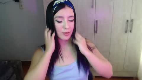 Snapshot of velvet_28_ chatting on 6, 11, 2025 velvet_28_ online show from 6, 11, 2025