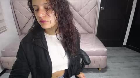 velvet_moon_v online show from 9, 10, 2025