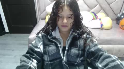 velvet_moon_v online show from 24, 10, 2025