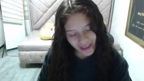 velvet_moon_v online show from 15, 12, 2025